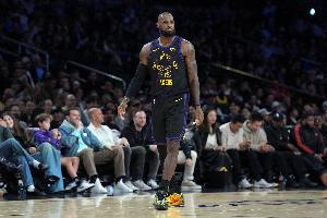 顶级发牌员！詹姆斯回归后两场比赛 场均10助攻且只有1.5次失误