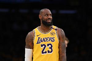 杨毅：老湖人有善待超巨传统可能让老詹风光退役 问题是换老板了