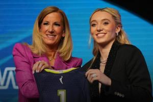 达拉斯篮球杀疯了~飞翼又拿到状元签 独行侠以1.8%超低概率抽状元