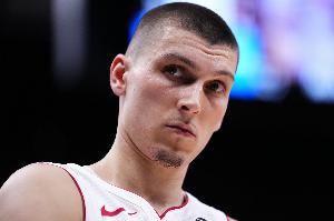 希罗：我们最近状态火热 我想让每个人都保持原有的节奏