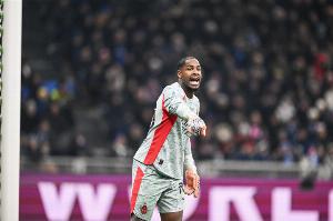 记者：切尔西有意米兰门将迈尼昂，尤文也将参与竞争