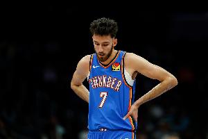 没有状态！霍姆格伦半场5中1仅拿2分4篮板1盖帽