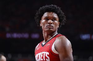 疯狂抢板！阿门揽下全场最高14板 12中4拿到10分3助1断