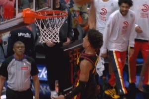 大球溜了溜了！奥孔武击地妙传&杰伦·约翰逊空切单臂战斧劈扣