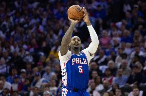 常规武器！德拉蒙德底角接球自信命中三分