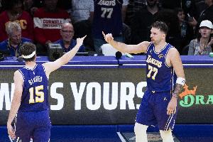 好基友！东契奇谈里夫斯：他打得像顶级球星 这是我最后一回夸他