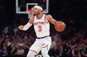 拼劲十足！哈特半场10投4中&罚球6中5 得到13分6板2助1断