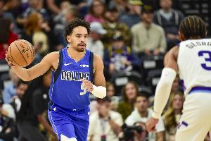 真不怯场！小内姆哈德拆炸弹过掉詹姆斯 罚球线单臂压哨抛投！