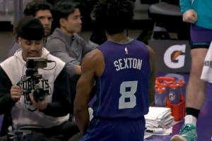 前赴后继！克尼佩尔上篮不中&迪亚巴特补篮不中 塞克斯顿再补2+1