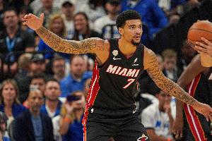 打得可以！韦尔9中6拿到12分7板1断1帽