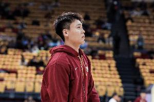 媒体人：亚洲杯的防守和投篮呢？赵睿王俊杰不在不是这题唯一答案