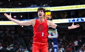 23罚！雷记：阿夫迪亚每回合都有哨太离谱 真庆幸不用看他打球了