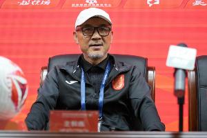 直播吧：张外龙继续执教铜梁龙可能越来越小，铜梁龙接触国产教练