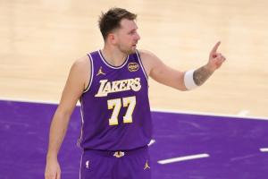 根本拦不住！东契奇首节再砍20分！4场比赛3次首节20+！