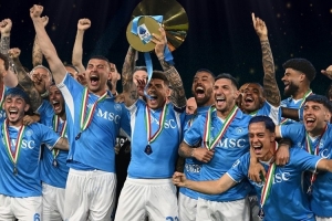 问鼎意甲！那不勒斯当选意大利球员协会上赛季最佳球队