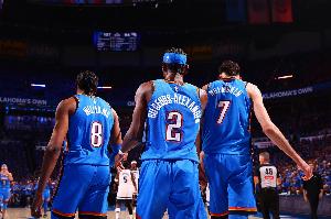 徐静雨：雷霆很难与宇宙勇相提并论 小市场注定缺少历史性机会