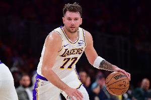 霍里：东契奇有些过于单打独斗了 要多传球&不要等到最后才传