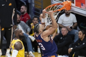 讽刺湖人球迷+故意无视詹姆斯的历史地位 赢球后的狄龙又开始了