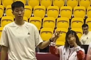 广东女篮与聋人女篮携手训练 主帅黄思静携全队参加活动