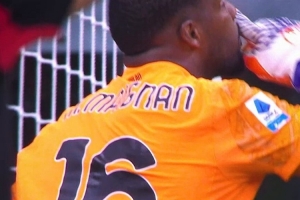 出战4场零封3场！迈尼昂当选11月米兰队内最佳球员