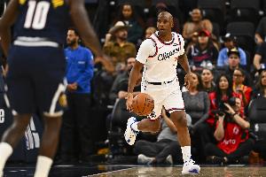 Ary：湖人、尼克斯和掘金等球队都对克里斯·保罗感兴趣