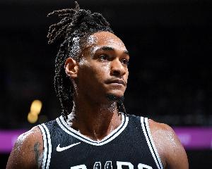 解说：马刺靠防守领先着上半场 魔术确实没什么破联防的套路