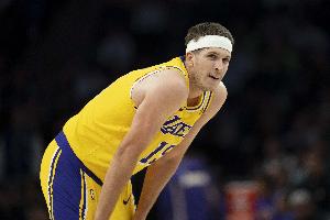 詹姆斯纪录终结+八村塁绝杀！湖记：里夫斯44分11助热度屈居第三