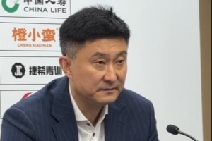 杜锋：萨姆纳要适应队伍 对广东队的各方面都需要一个了解的过程