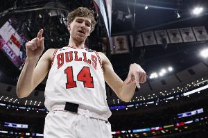 疯狂杀伤！布泽利斯首节3中2&6罚全中 拿到10分3板1帽&正负值+7