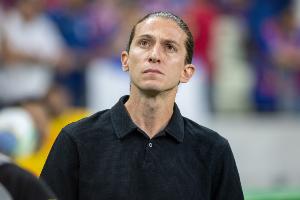 记者：费利佩·路易斯让人想起西蒙尼，他可能先前往马竞执教