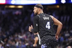 关键进球价值连城！萨格斯19中9&三分7中4 砍下23分5助攻