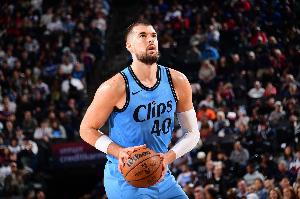 篮板也抢不好了！祖巴茨6中4仅拿10分6板1助1断