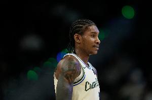 表现全面难救主！小凯文·波特13中5拿20分7板9助 第三节单节13分