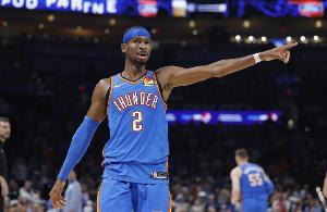 逆天！亚历山大一半以上比赛三节打卡 关键时刻得分仍领跑全联盟