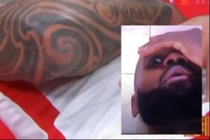 官方调侃！亚当斯一边叫疼一边偷瞄镜头 ESPN配詹姆斯表情包