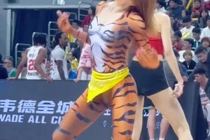 广东美女啦啦队里的“小老虎”，竟然有外国美女啊！