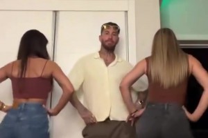 会玩！水爷拉莫斯和两位美女热舞