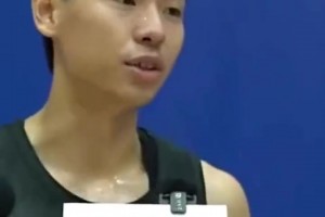本赛季首次参加NBA杯比赛！詹姆斯赛前表演单手炸扣