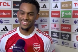 记者：给我一个微笑 廷伯：