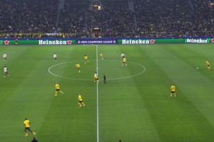 小蜘蛛此前：打牌我和劳塔罗恩佐一桌，因为我们最不会骗人！