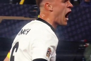 ️鸡哥！每球必争，这就是基米希对待比赛的态度！