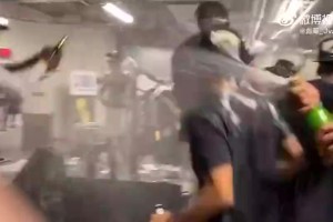 周玲安：在洛杉矶开车， 突然看到詹姆斯科比浓眉的涂鸦墙