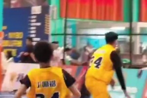 满屏的压迫感！！在坐的可以说是篮球界的传奇人物了吧？