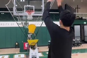 韩旭赛后采访：我是内线球员，得分这么高要归功于队友的好传球！