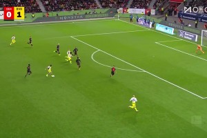 安塞尔米诺头球破门，多特第41分钟拔头筹