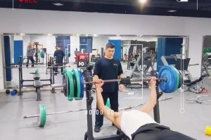 杨毅：安东尼虽然是顶级得分手，但他不是帅才，身手毛病挺多的