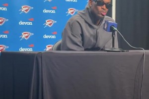 领先21分差点被逆转！亚历山大：学会从容应对困境、顶住压力！