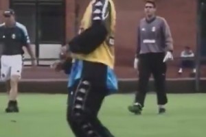 肉眼可见的天才！格雷米奥时期的小罗大秀绝世球感！