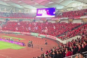 赛前互骂！国安球迷：北京国安是你ba！河南球迷：sb！