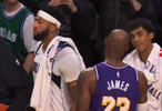 美媒晒照：詹姆斯赛后两次在浓眉身边晃悠但后者就是不抱哇